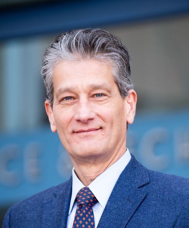 Official academic portrait of Sergio Fantini